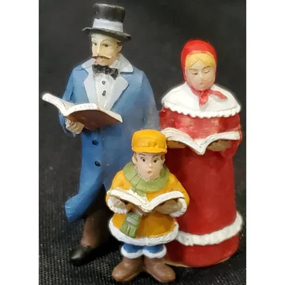 CAROLING FAMILY plastic Christmas Village small scale accessory figure figurine - Picture 2 of 11